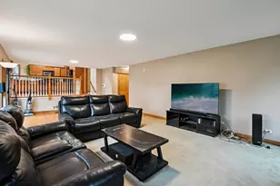 160 Lincoln St, Roselle, IL 60172 - Photo 6