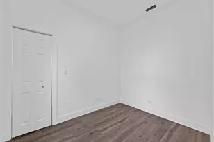 1421 E 69th Pl, Chicago, IL 60637 - Photo 10