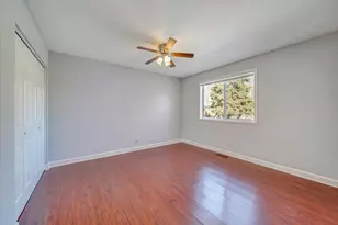 1906 Fairfield Rd, Lindenhurst, IL 60046 - Photo 8