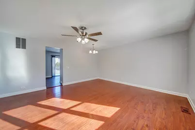 1906 Fairfield Road, Lindenhurst, IL 60046 - Photo 6