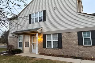 350 Crystal Ridge Dr, Crystal Lake, IL 60014 - Photo 1