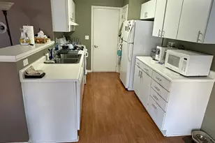 160 Crescent Ln, Schaumburg, IL 60193 - Photo 8