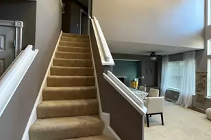 160 Crescent Ln, Schaumburg, IL 60193 - Photo 4