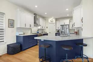 627 Bourbon Ct, Naperville, IL 60565 - Photo 6