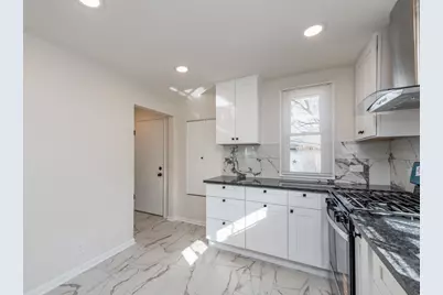 2415 Gilboa Avenue, Zion, IL 60099 - Photo 8