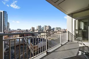 330 W Grand Ave, Chicago, IL 60654 - Photo 10