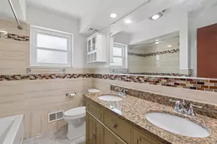 3836 W Estes Ave, Lincolnwood, IL 60712 - Photo 8