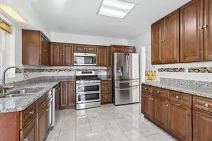 3836 W Estes Ave, Lincolnwood, IL 60712 - Photo 4