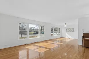 3836 W Estes Ave, Lincolnwood, IL 60712 - Photo 6