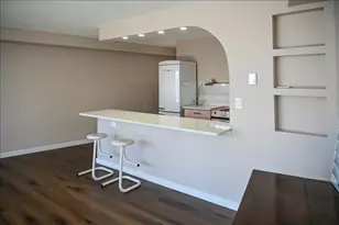 300 N State St, Chicago, IL 60654 - Photo 8