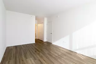 807 Davis St, Evanston, IL 60201 - Photo 12