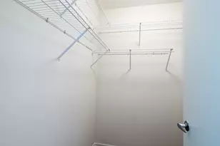 807 Davis St, Evanston, IL 60201 - Photo 14