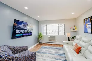 4624 N Commons Dr, Chicago, IL 60656 - Photo 2