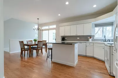 555 Meadowview Drive, Wauconda, IL 60084 - Photo 8