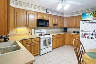 830 Chartres St, Lasalle, IL 61301 - Photo 10
