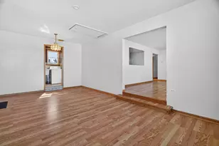 7929 W 74th St, Bridgeview, IL 60455 - Photo 6