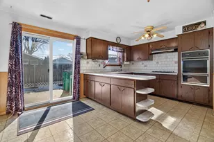 7929 W 74th St, Bridgeview, IL 60455 - Photo 12