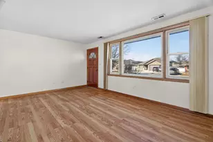 7929 W 74th St, Bridgeview, IL 60455 - Photo 8