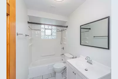 1044 Willson Drive, Des Plaines, IL 60016 - Photo 6