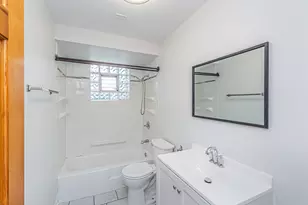 1044 Willson Dr, Des Plaines, IL 60016 - Photo 6