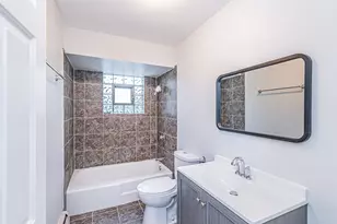 1044 Willson Dr, Des Plaines, IL 60016 - Photo 14