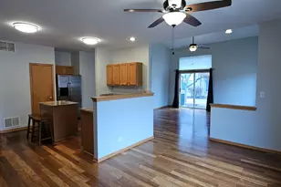 1036 Woodview Ct, Aurora, IL 60502 - Photo 6