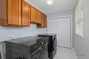 139 Sanders Rd, Northbrook, IL 60062 - Photo 18