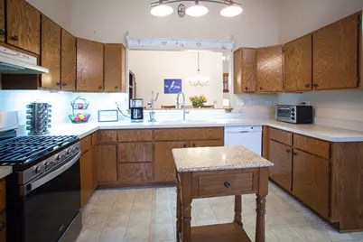 238 Royal Lane, Bloomingdale, IL 60108 - Photo 8