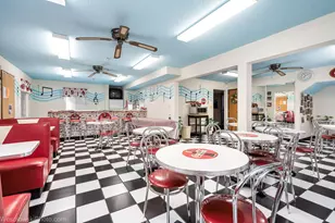 3305 Sunset Ave, Waukegan, IL 60087 - Photo 16