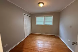 10348 S Rhodes Ave, Chicago, IL 60628 - Photo 8