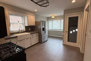 10348 S Rhodes Ave, Chicago, IL 60628 - Photo 12