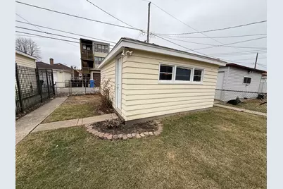 10348 S Rhodes Avenue, Chicago, IL 60628 - Photo 18