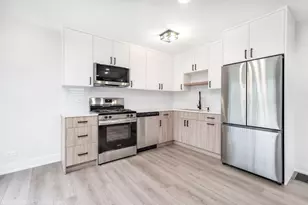 1101 Williamsburg Rd, Country Club Hills, IL 60478 - Photo 4