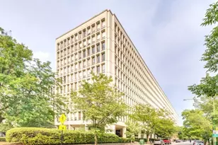 1400 E 55th Pl, Chicago, IL 60637 - Photo 2