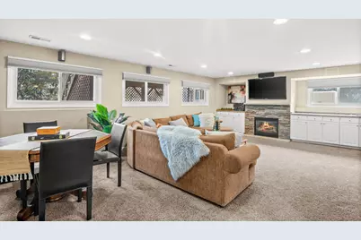 1558 Nevada Lane, Elk Grove Village, IL 60007 - Photo 24