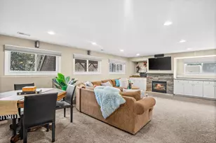 1558 Nevada Ln, Elk Grove Village, IL 60007 - Photo 24