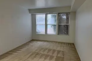 111 W Chatham Ln, Round Lake, IL 60073 - Photo 12