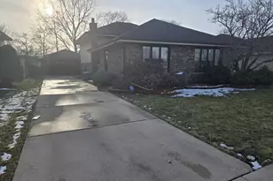 5457 W 108th Pl, Oak Lawn, IL 60453 - Photo 2