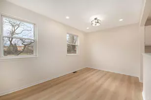 120 Stirling Ln, Schaumburg, IL 60194 - Photo 6