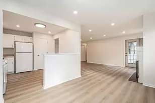 120 Stirling Ln, Schaumburg, IL 60194 - Photo 10