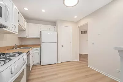 120 Stirling Lane #Z1, Schaumburg, IL 60194 - Photo 8