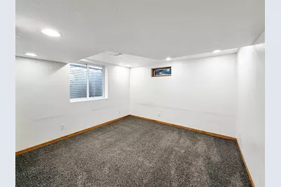 1419 Finch Street, Freeport, IL 61032 - Photo 24