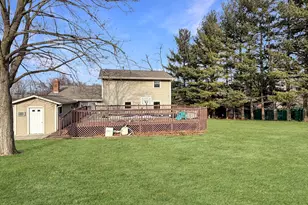 1419 Finch St, Freeport, IL 61032 - Photo 4
