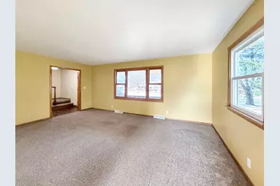 1419 Finch Street, Freeport, IL 61032 - Photo 6