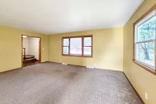 1419 Finch St, Freeport, IL 61032 - Photo 6