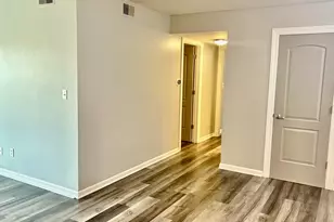 1050 N Farnsworth Ave, Aurora, IL 60505 - Photo 20