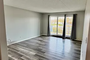 1050 N Farnsworth Ave, Aurora, IL 60505 - Photo 8