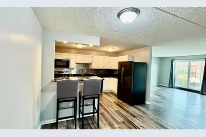 1050 N Farnsworth Avenue #111, Aurora, IL 60505 - Photo 6