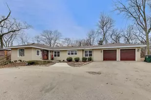 1127 Timber Trails Rd, Downers Grove, IL 60516 - Photo 1