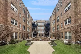 1635 W Pratt Blvd, Chicago, IL 60626 - Photo 1